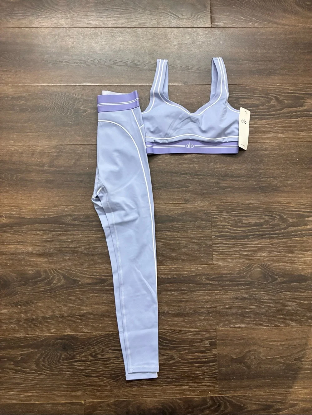 LMK WHAT COLOR AND SIZE BEFORE YOU BUY PLS!!! ALO Yoga set Lavender, Gray, Black